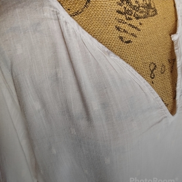 EUC🔹️Old Navy Embroidered Peasant Top - Large - Picture 3 of 5